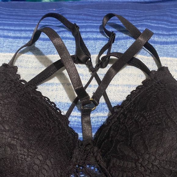 Strappy lace push up bra - Picture 2 of 3